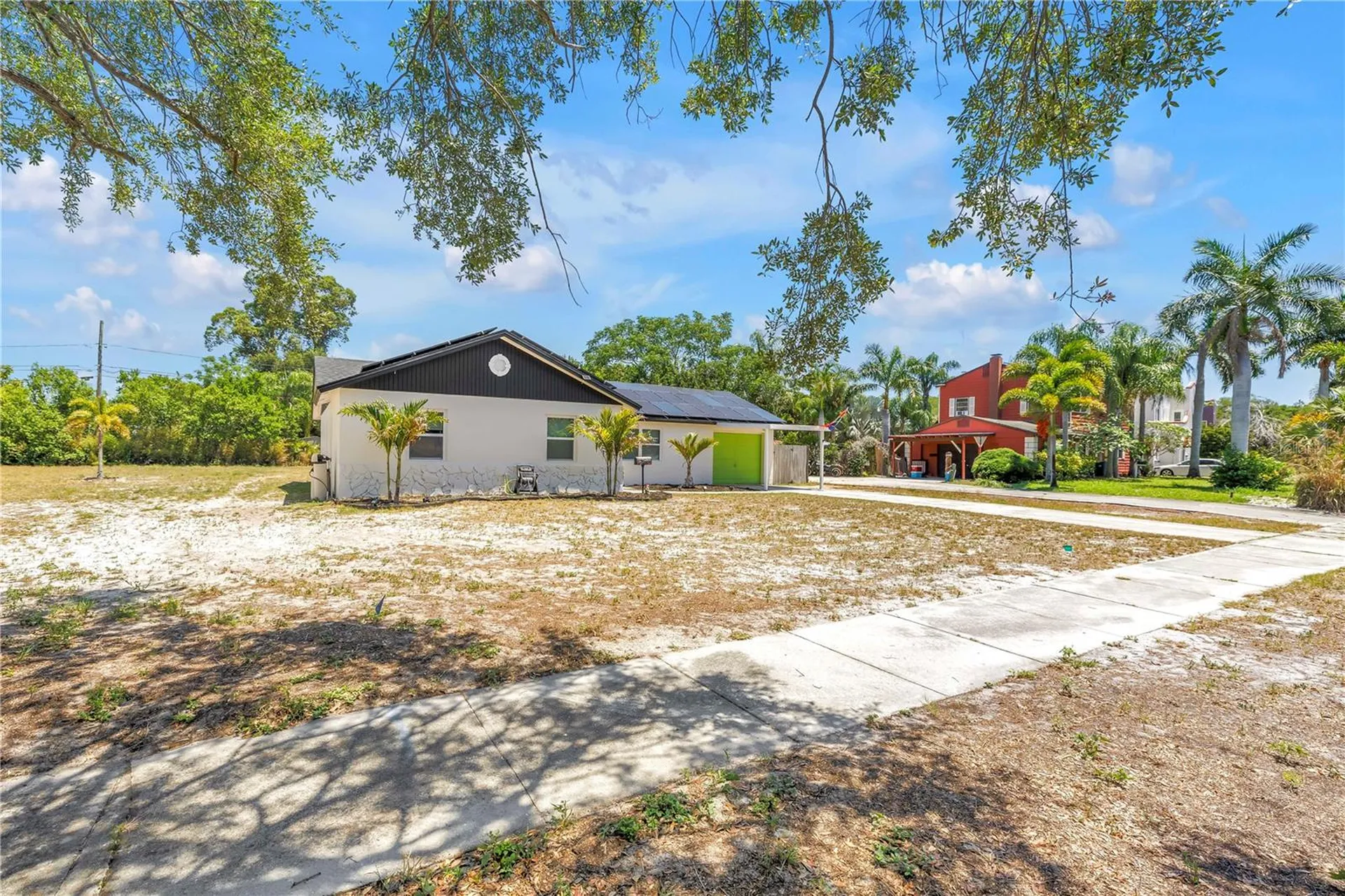687 Jasmine Way S St Petersburg FL 33705