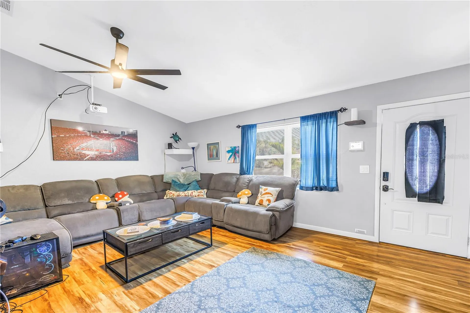 687 Jasmine Way S St Petersburg FL 33705