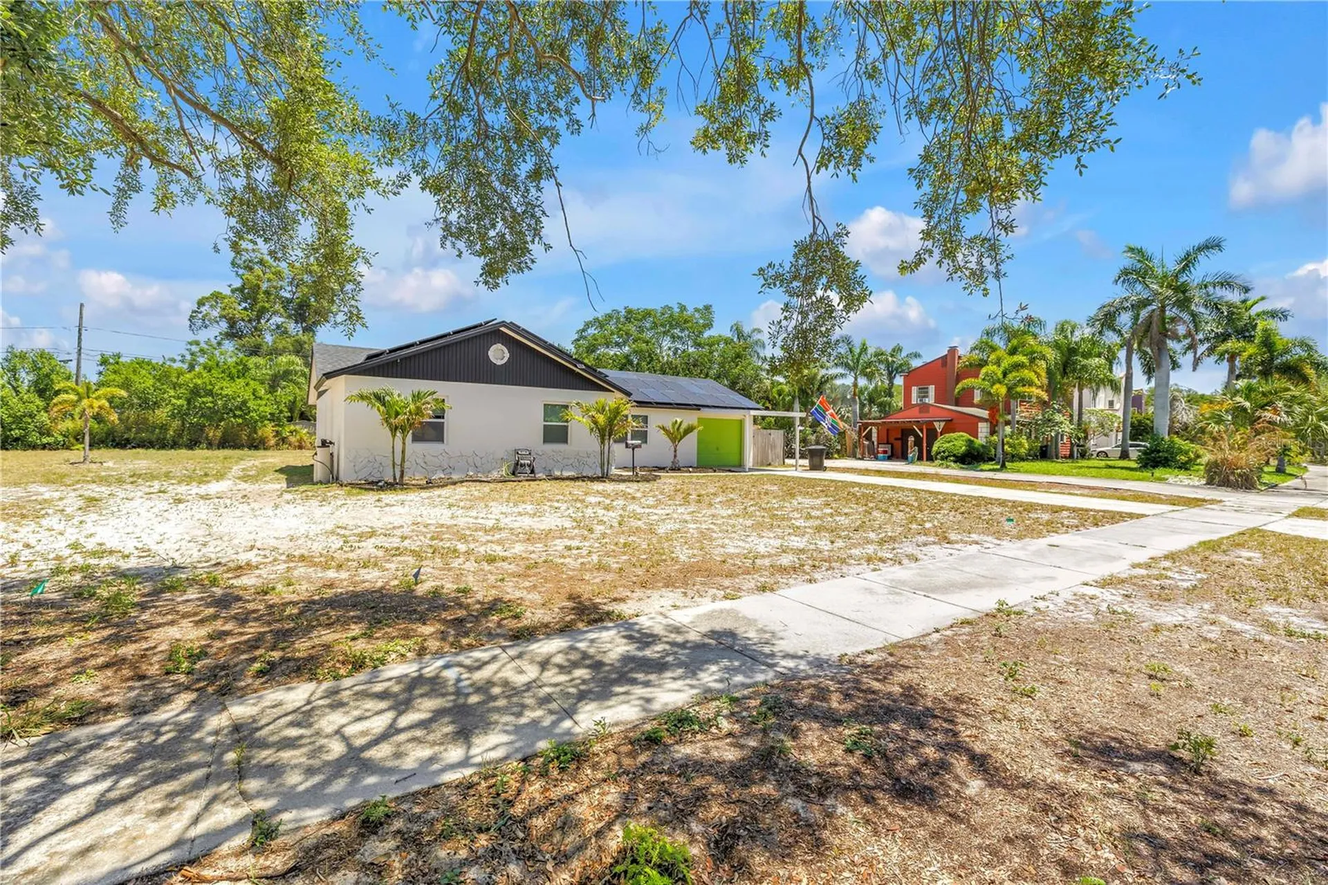 687 Jasmine Way S St Petersburg FL 33705