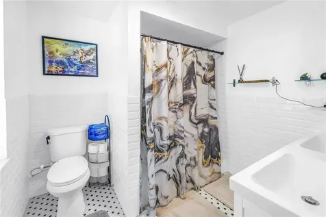 687 Jasmine Way S St Petersburg FL 33705