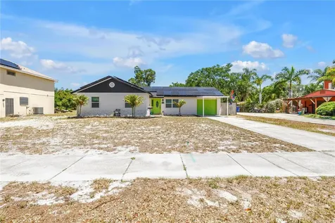 687 Jasmine Way S St Petersburg FL 33705