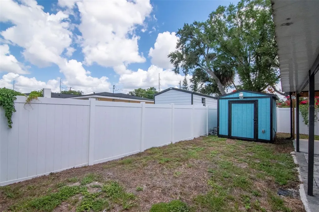 1713 W Saint Isabel Street Tampa FL 33607