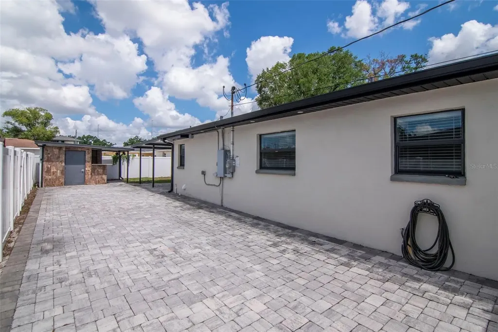 1713 W Saint Isabel Street Tampa FL 33607
