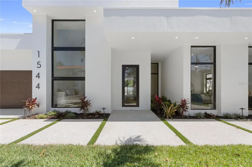 1544 3rd Avenue W Bradenton FL 34205