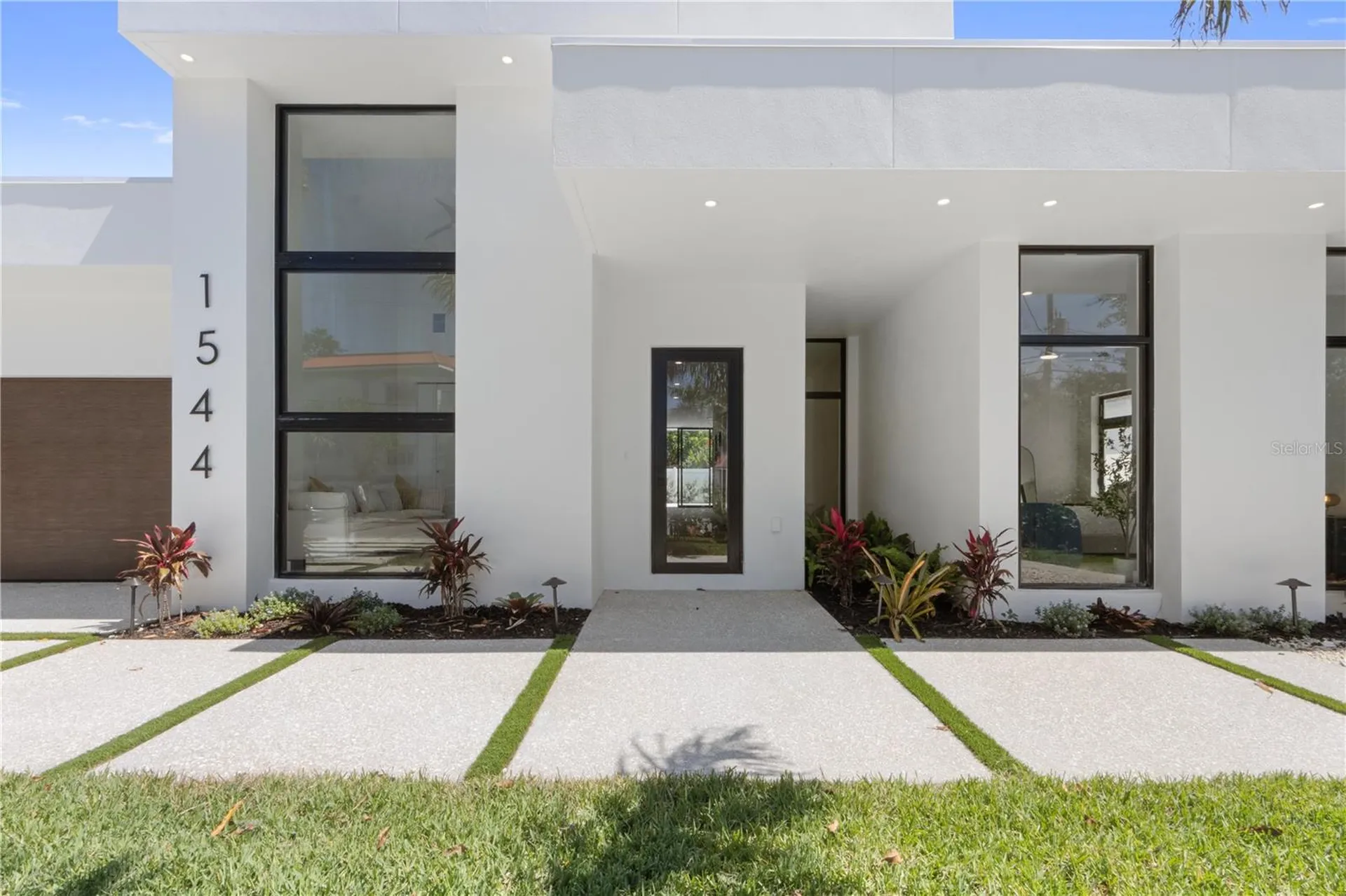 1544 3rd Avenue W Bradenton FL 34205