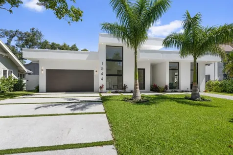 1544 3rd Avenue W Bradenton FL 34205