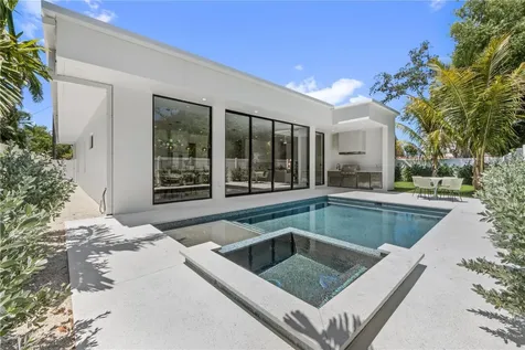 1544 3rd Avenue W Bradenton FL 34205