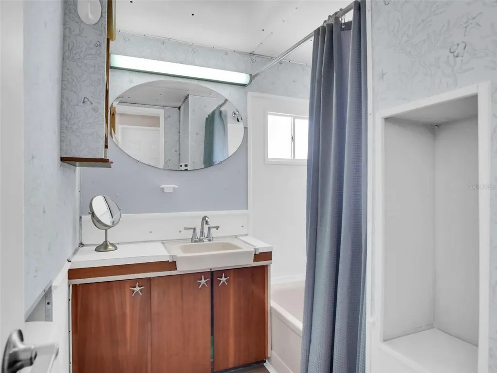 800 Chesapeake Drive Tarpon Springs FL 34689