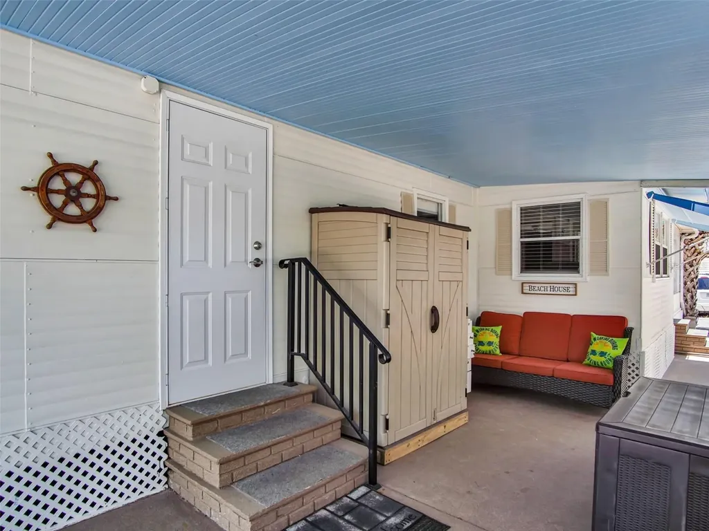800 Chesapeake Drive Tarpon Springs FL 34689
