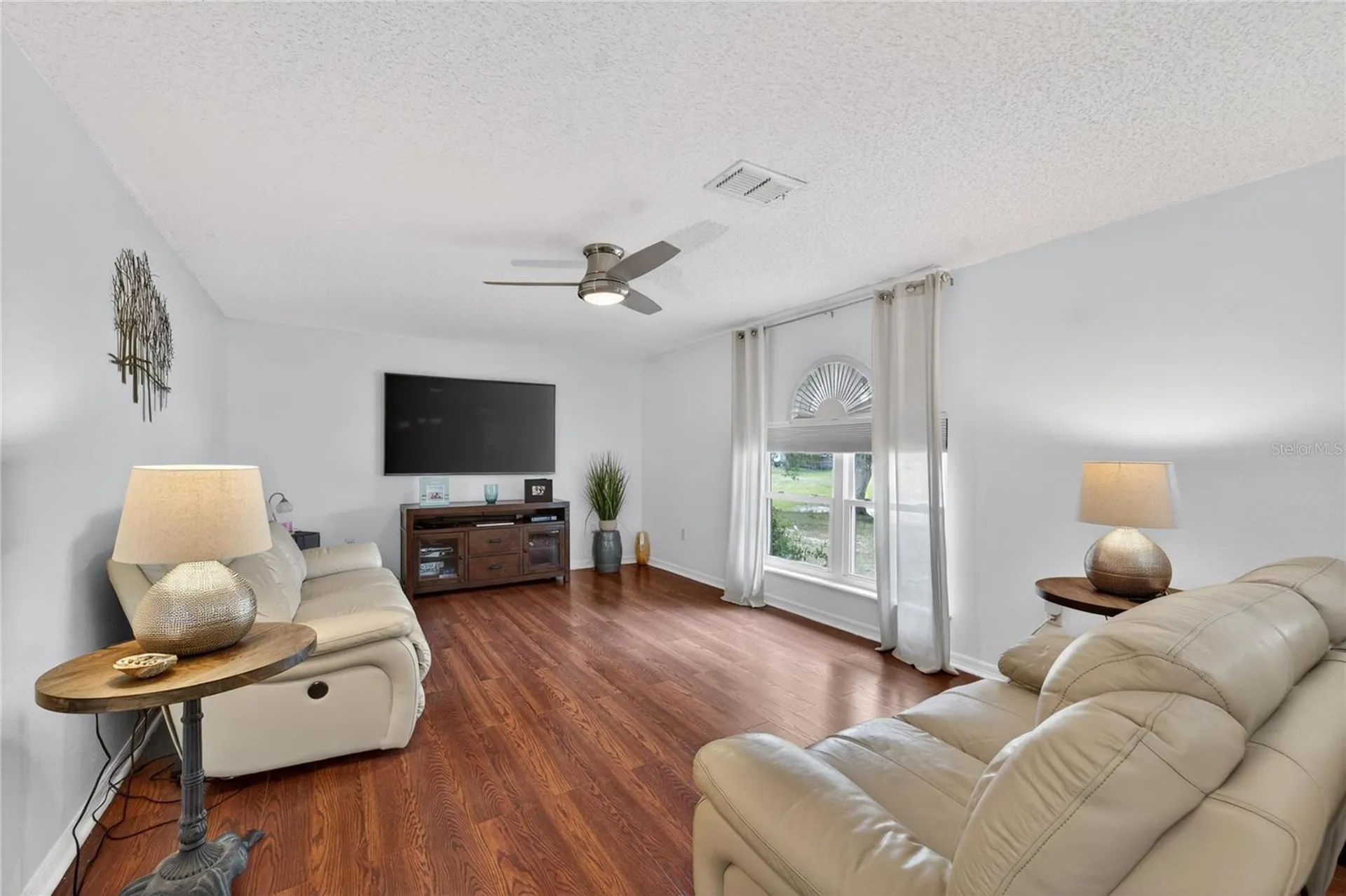 1201 Dragon Head Drive Valrico FL 33594