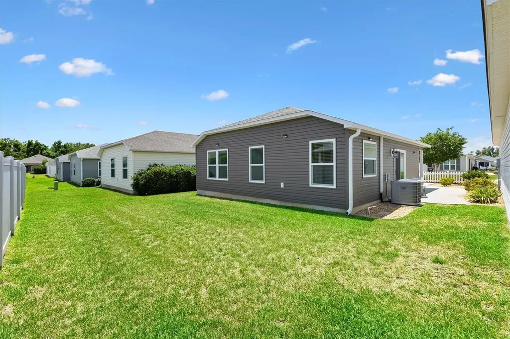 5597 Gracie Lane The Villages FL 32163