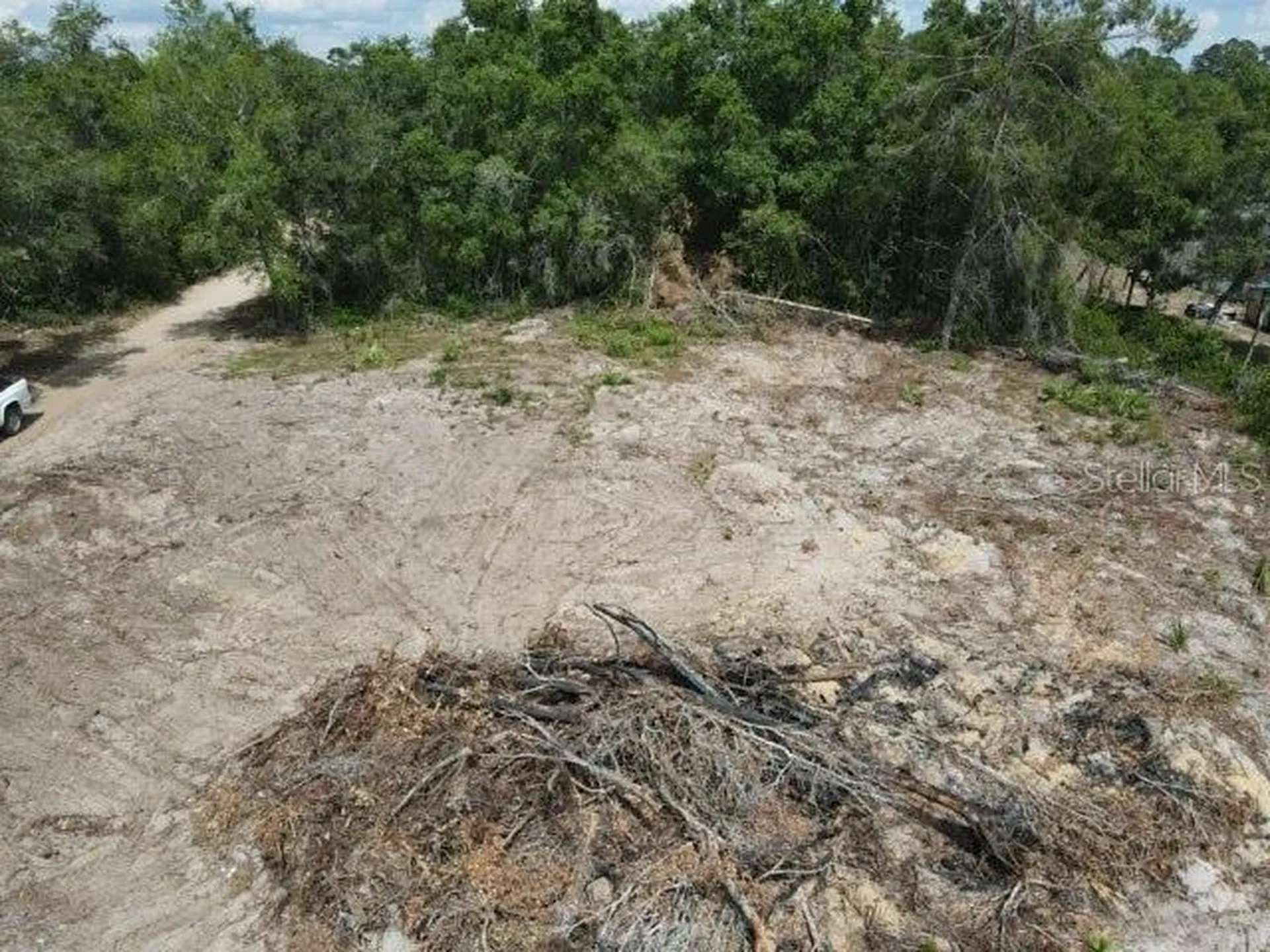 X SE 143rd Lane Umatilla FL 32784