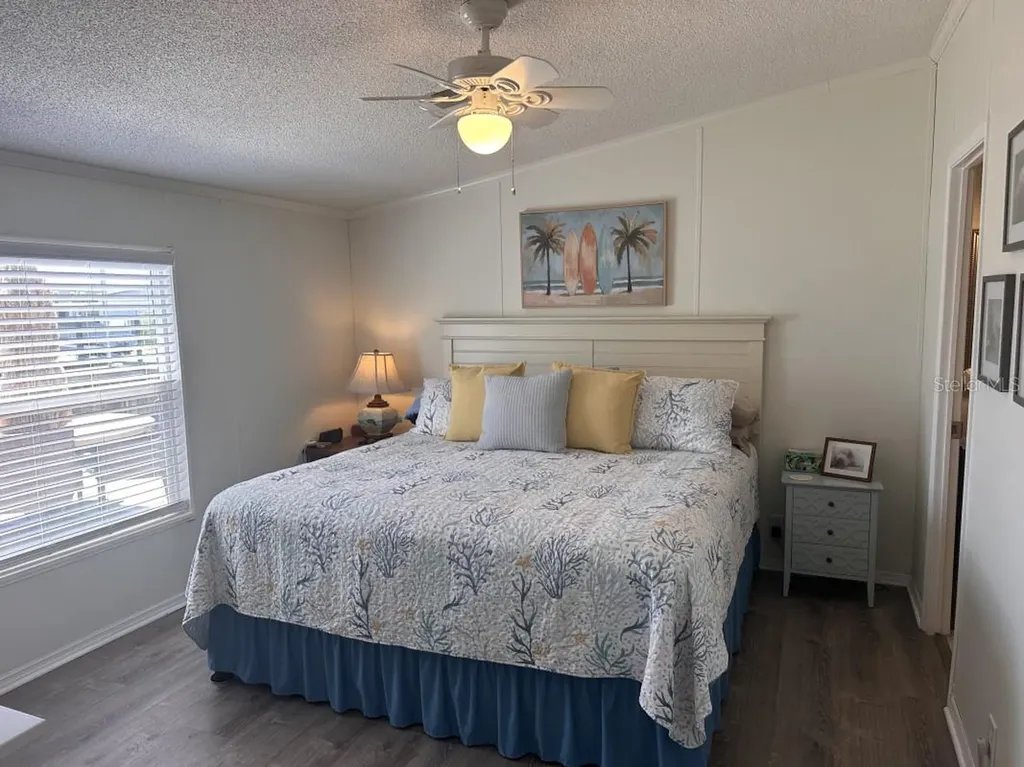122 W Saint Annes Circle Apollo Beach FL 33572