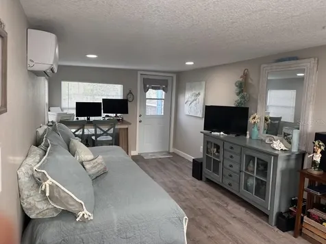 122 W Saint Annes Circle Apollo Beach FL 33572