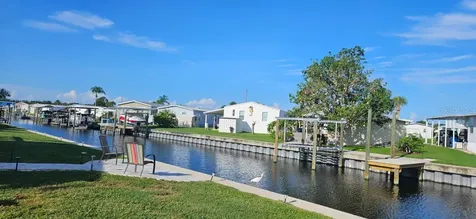 122 W Saint Annes Circle Apollo Beach FL 33572