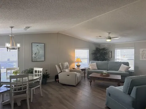 122 W Saint Annes Circle Apollo Beach FL 33572