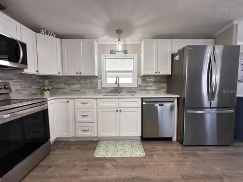 122 W Saint Annes Circle Apollo Beach FL 33572