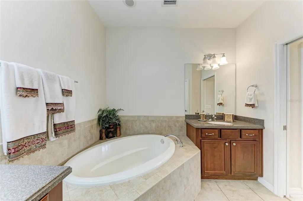 204 River Enclave Court Bradenton FL 34212