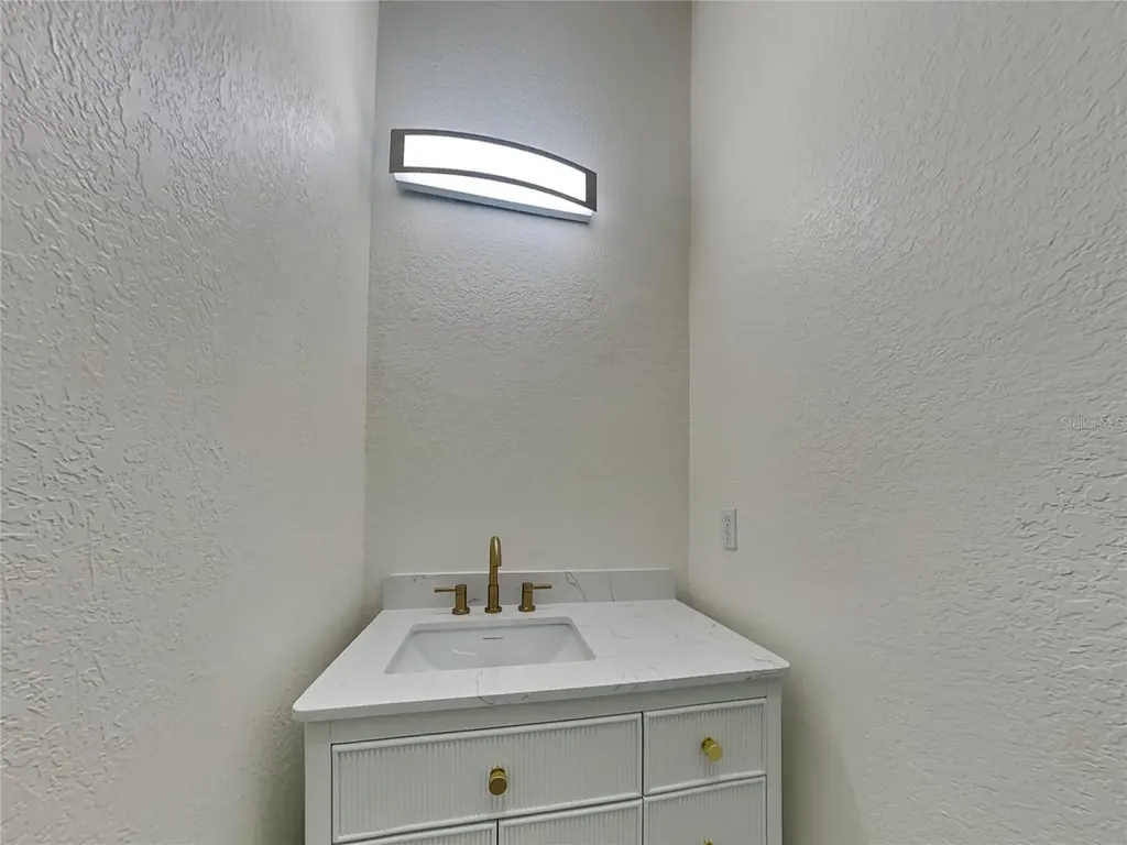 501 100th Avenue N St Petersburg FL 33702