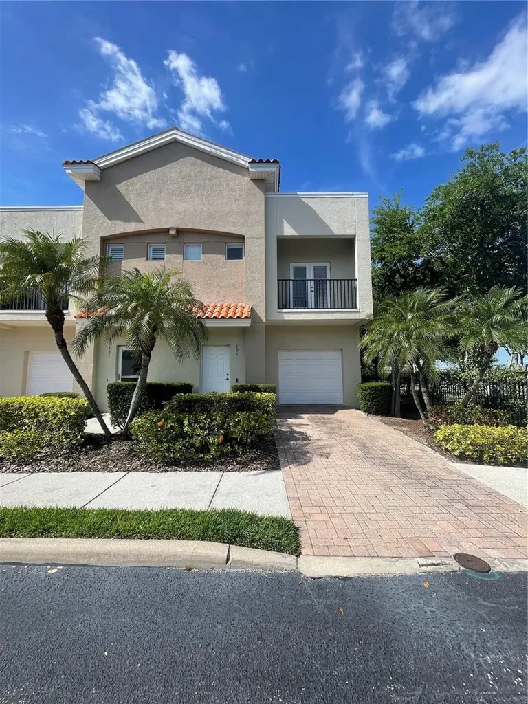 501 100th Avenue N St Petersburg FL 33702