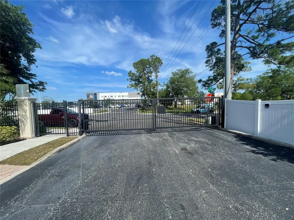 501 100th Avenue N St Petersburg FL 33702