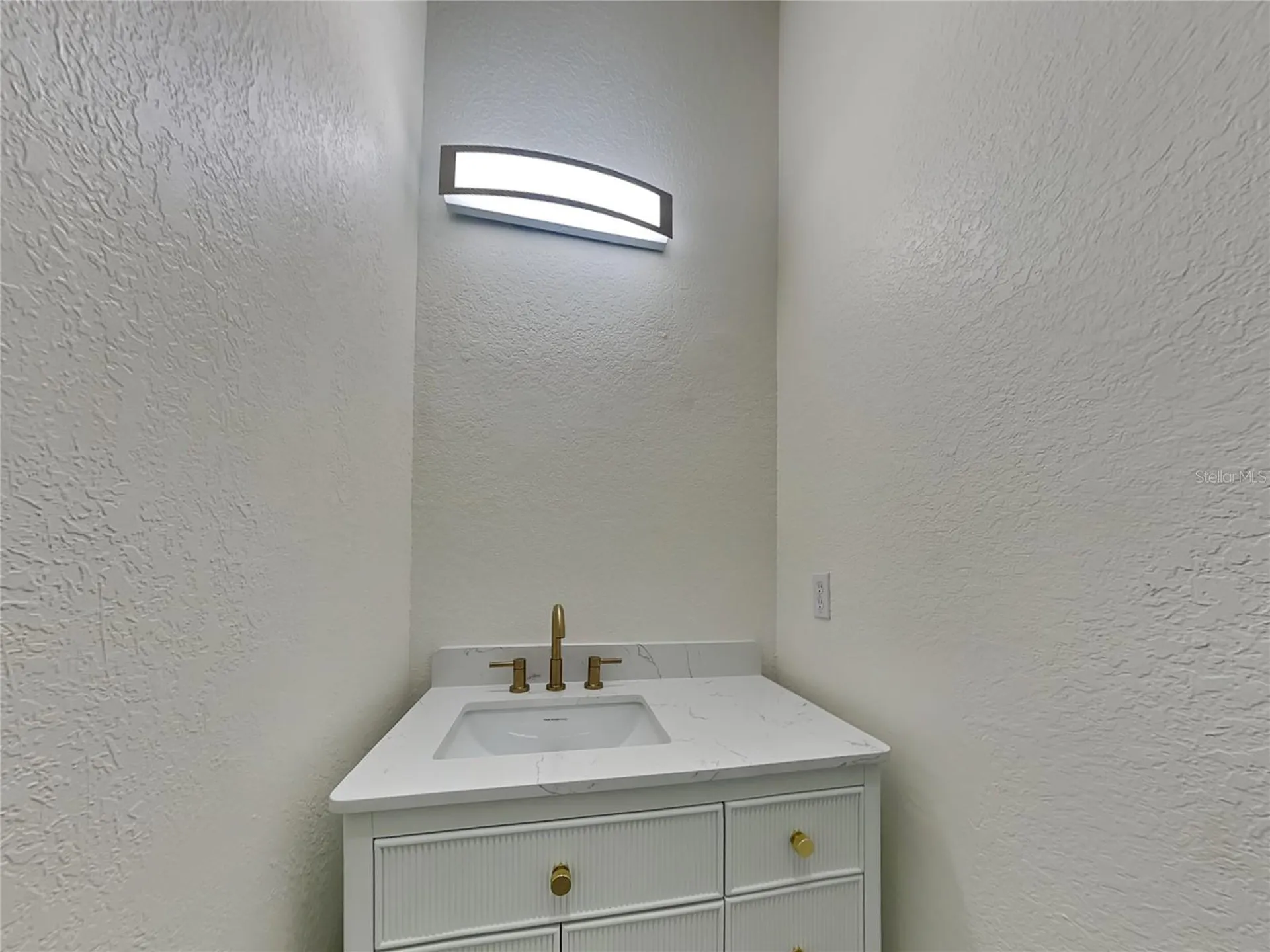 501 100th Avenue N St Petersburg FL 33702
