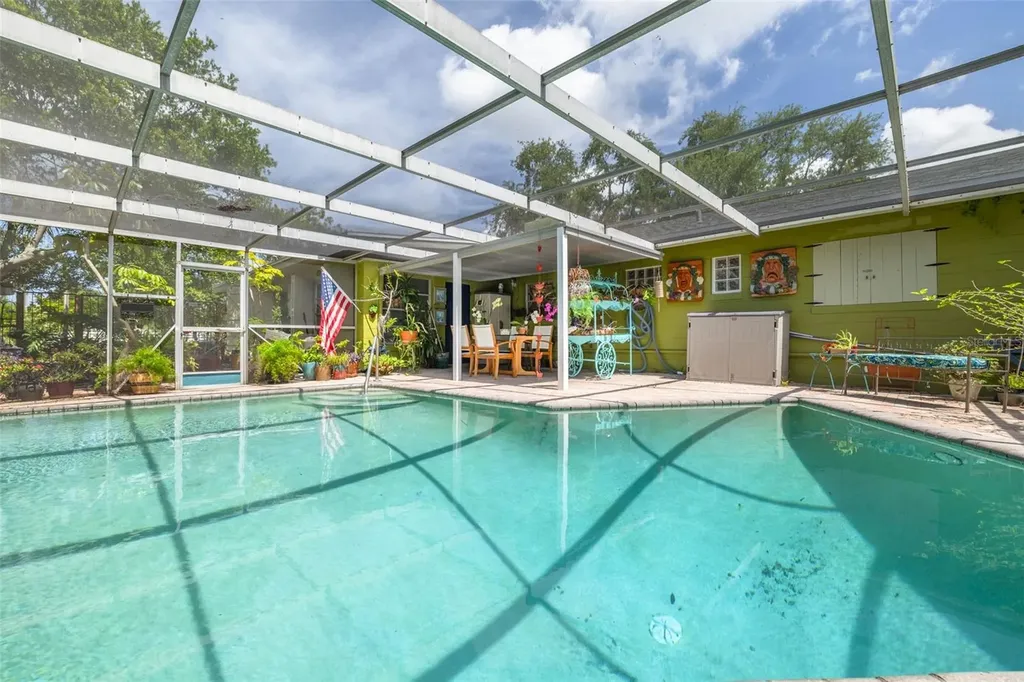 12698 81st Avenue Seminole FL 33776