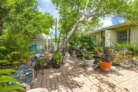 12698 81st Avenue Seminole FL 33776