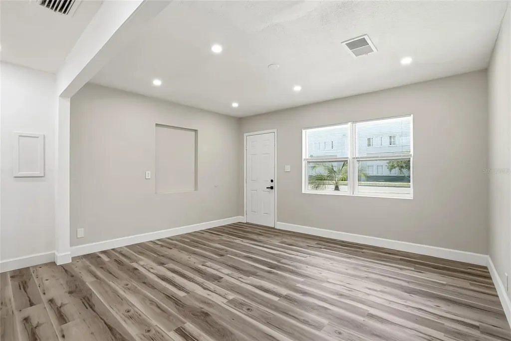 8403 N 46th Street Tampa FL 33617