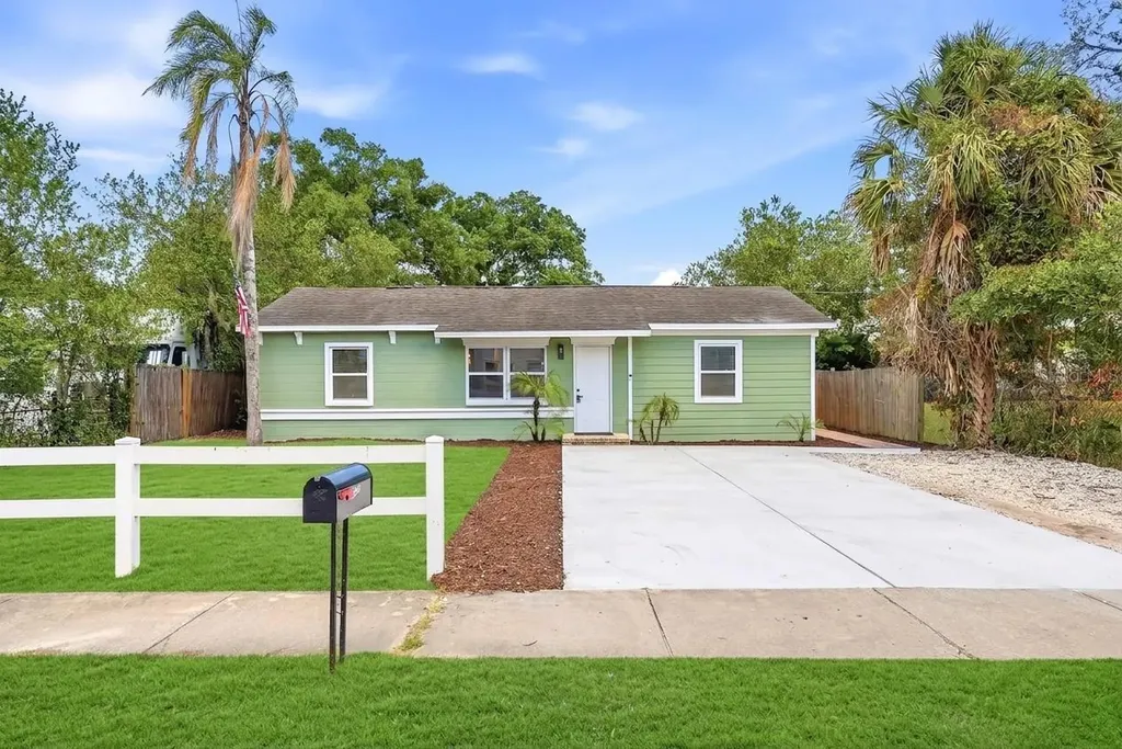 8403 N 46th Street Tampa FL 33617