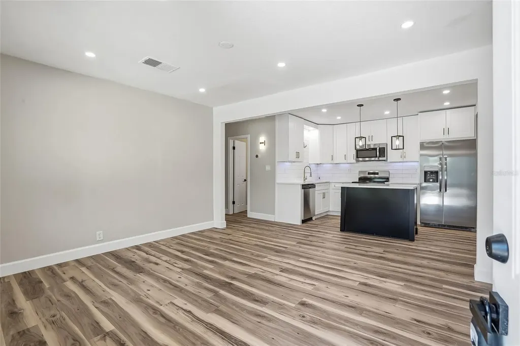 8403 N 46th Street Tampa FL 33617