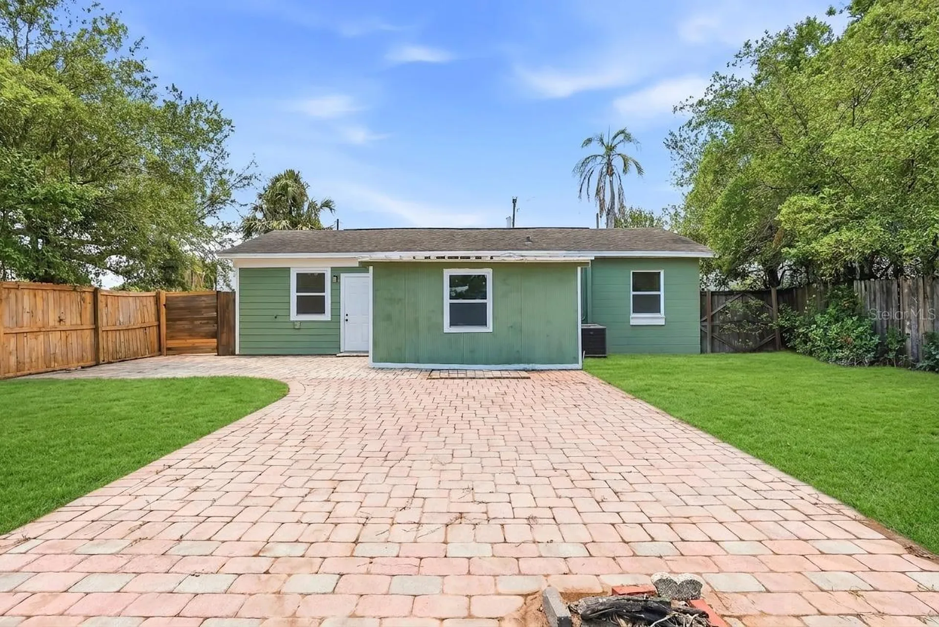 8403 N 46th Street Tampa FL 33617