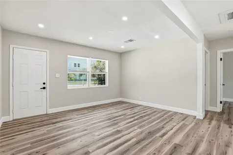 8403 N 46th Street Tampa FL 33617