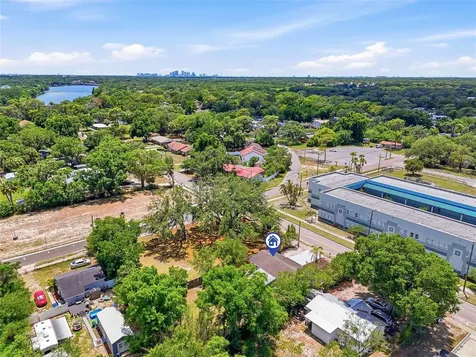 8403 N 46th Street Tampa FL 33617