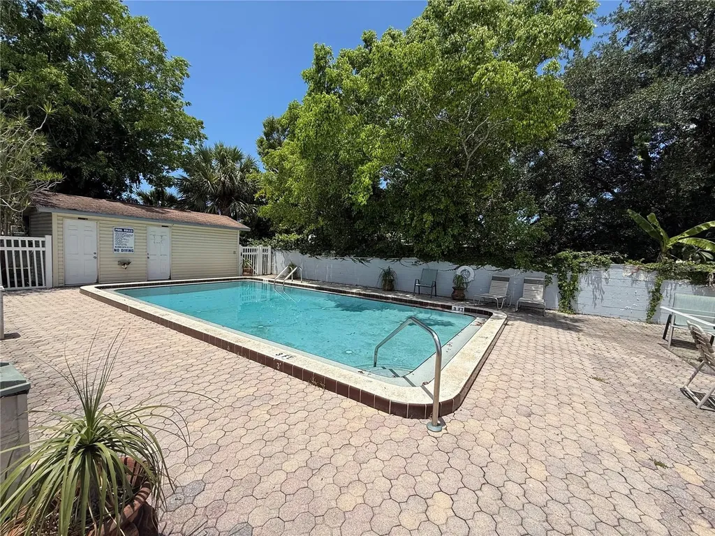 5130 70th Place N Pinellas Park FL 33781