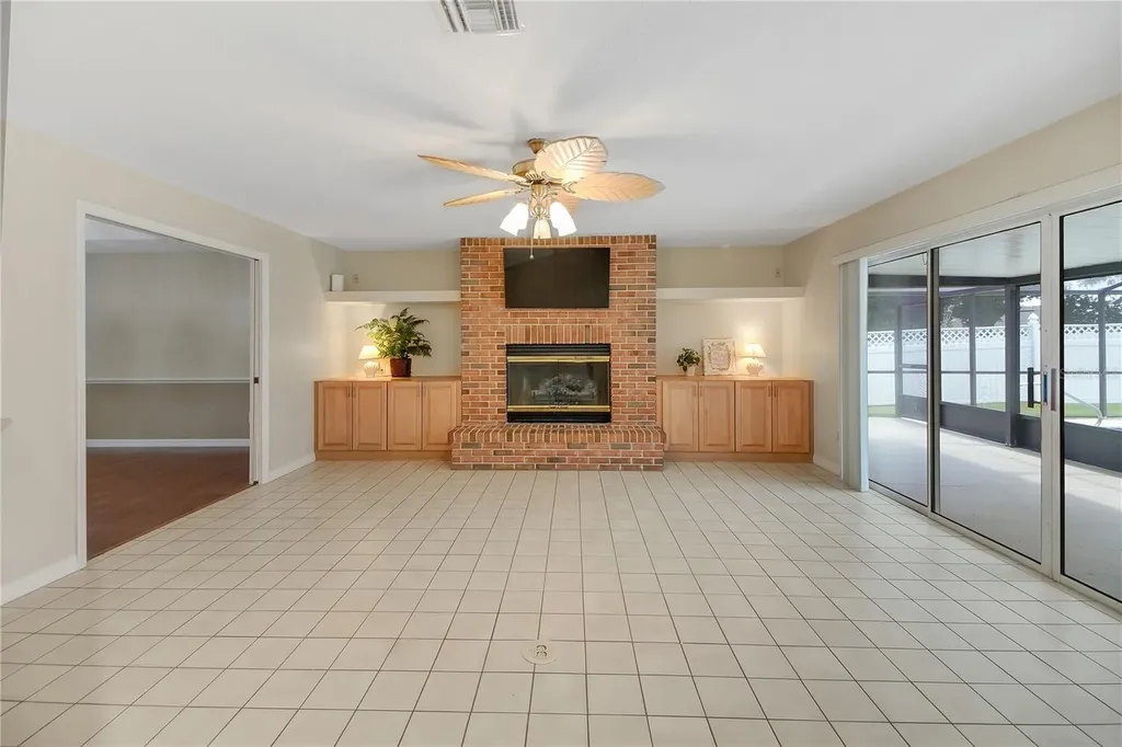 317 Woodland Trail Lady Lake FL 32159