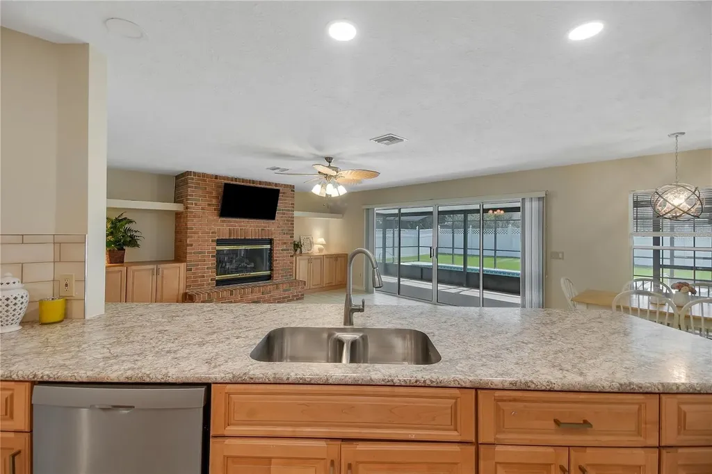 317 Woodland Trail Lady Lake FL 32159
