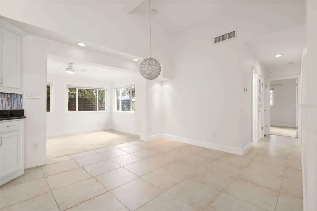 3317 Bougainvillea Street Sarasota FL 34239