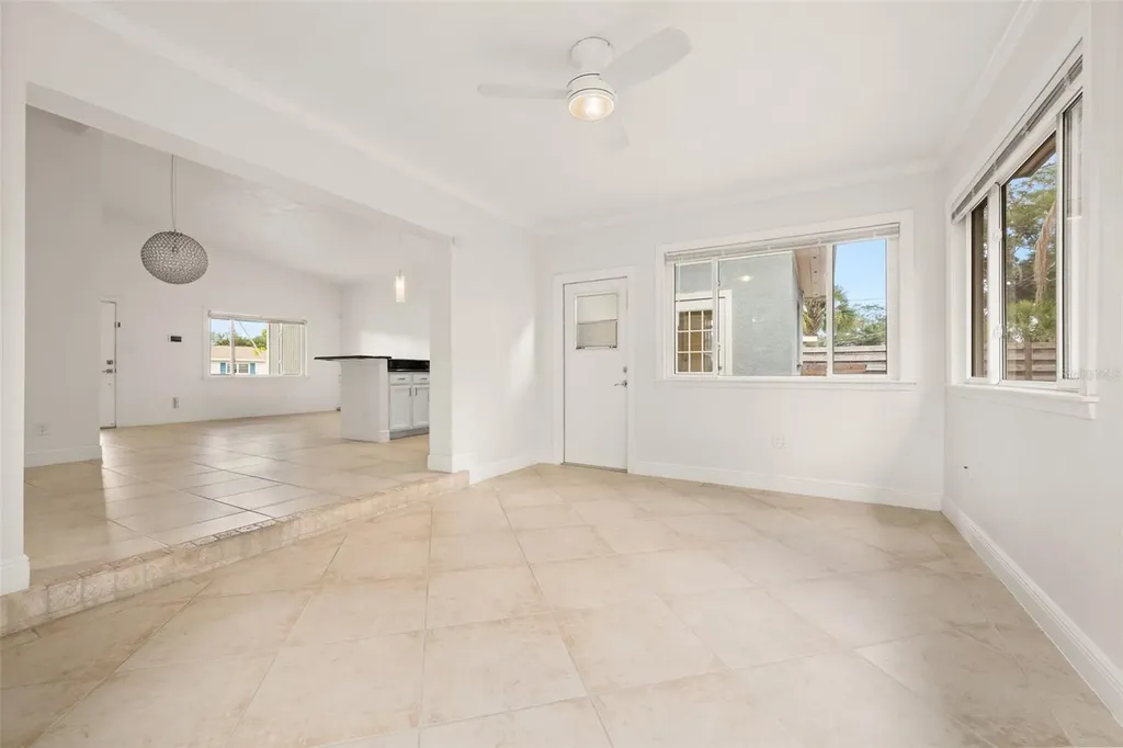 3317 Bougainvillea Street Sarasota FL 34239