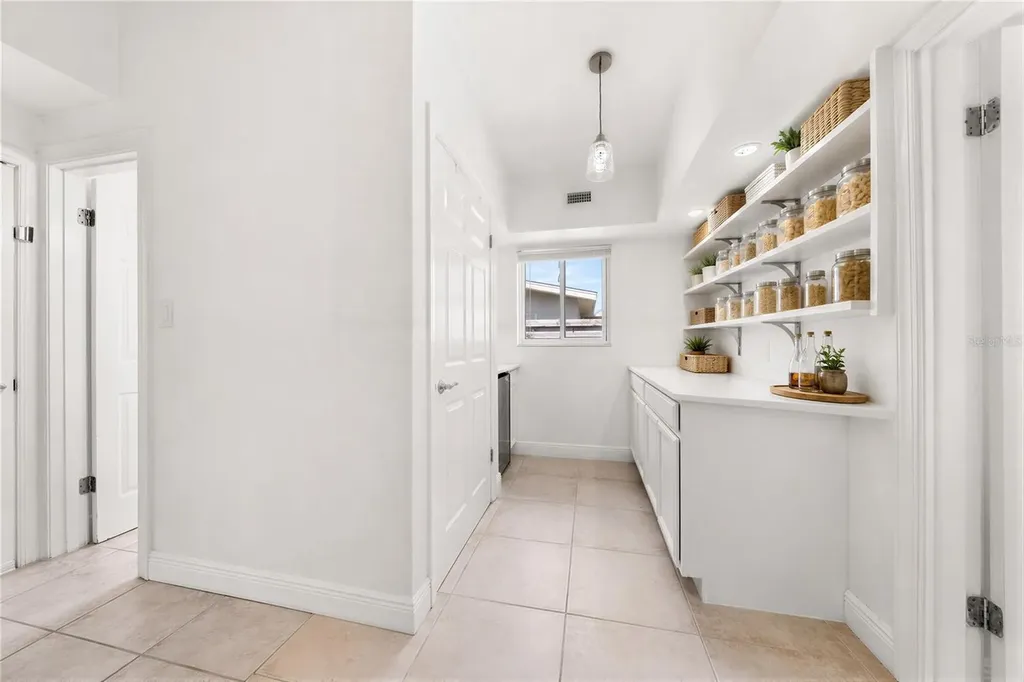 3317 Bougainvillea Street Sarasota FL 34239