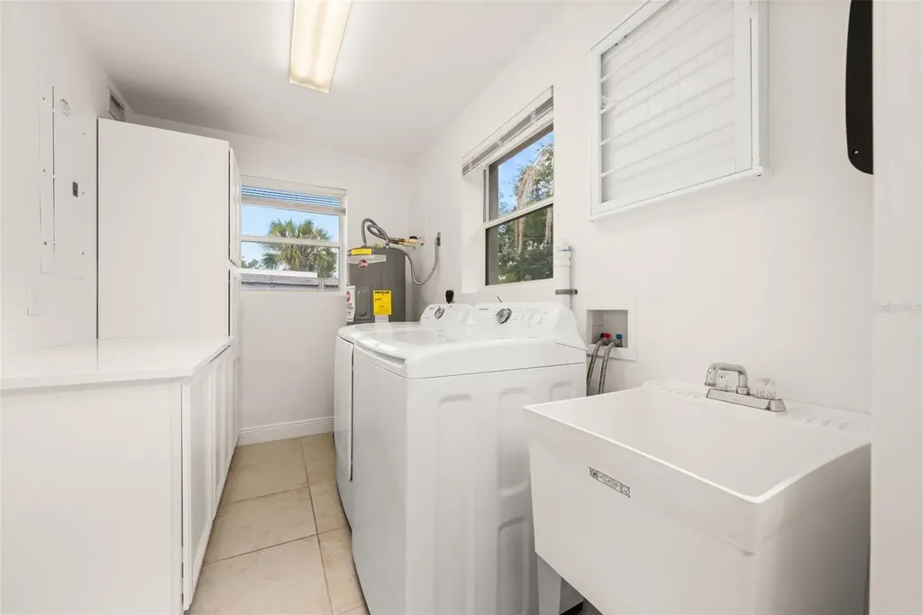 3317 Bougainvillea Street Sarasota FL 34239