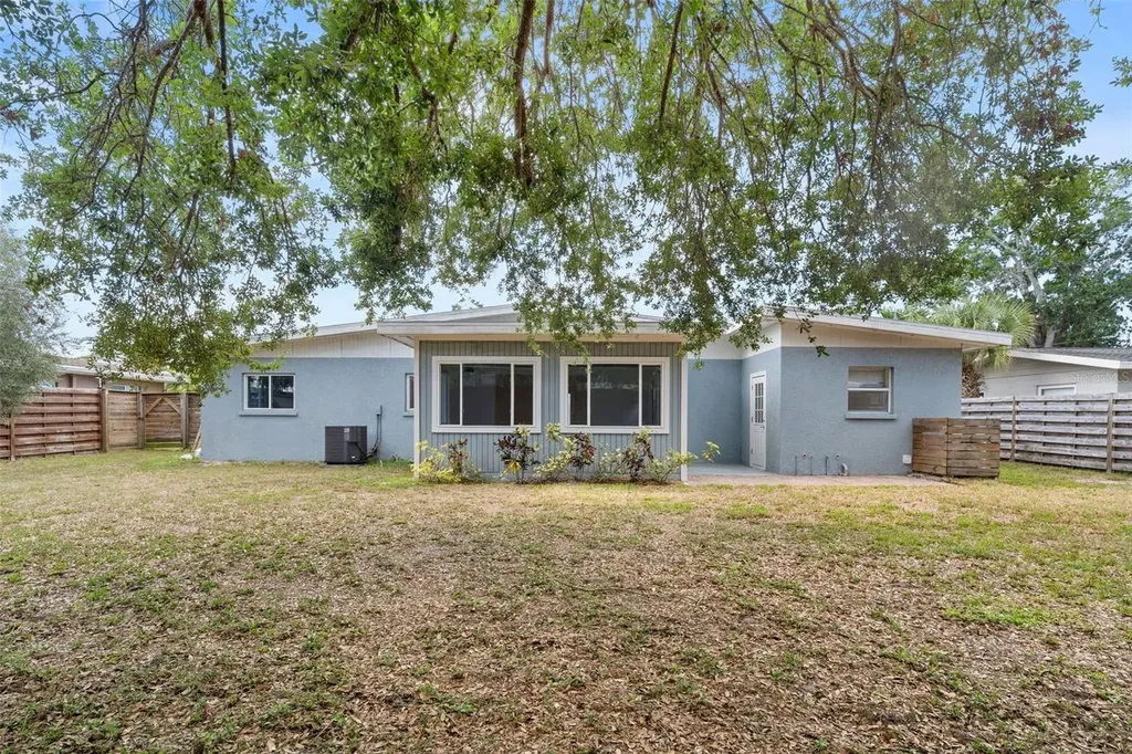 3317 Bougainvillea Street Sarasota FL 34239