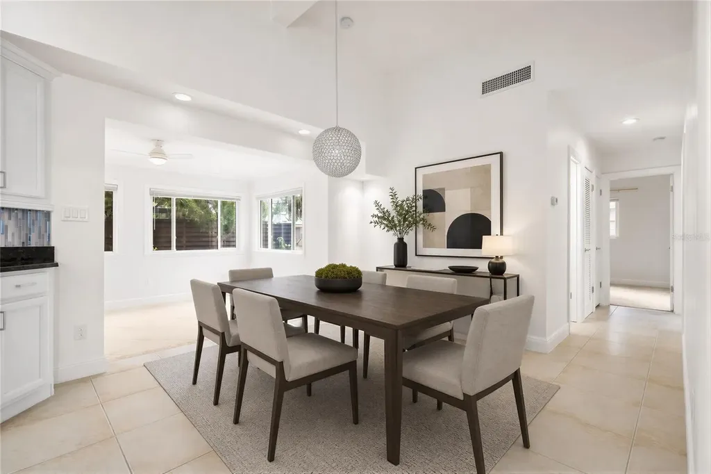 3317 Bougainvillea Street Sarasota FL 34239
