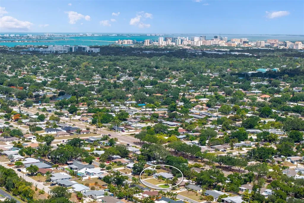 3317 Bougainvillea Street Sarasota FL 34239