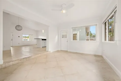 3317 Bougainvillea Street Sarasota FL 34239