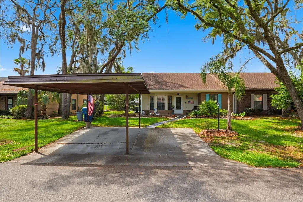 35086 Whispering Oaks Boulevard Dade City FL 33523