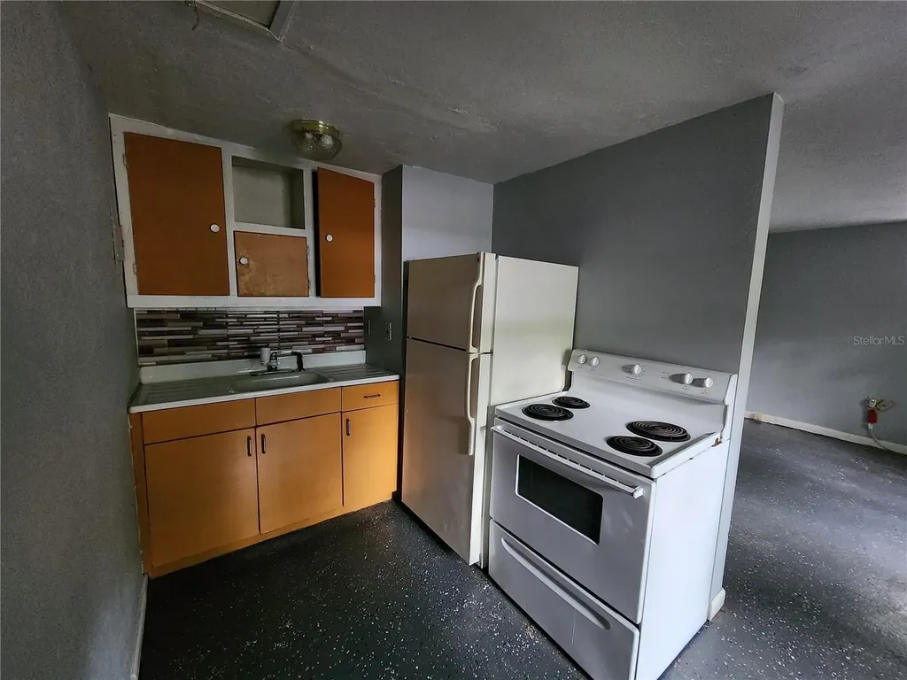1958 NW 4 Street Gainesville FL 32609