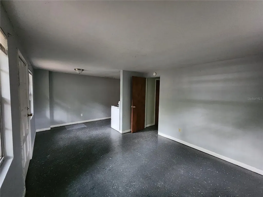 1958 NW 4 Street Gainesville FL 32609