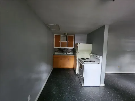 1958 NW 4 Street Gainesville FL 32609