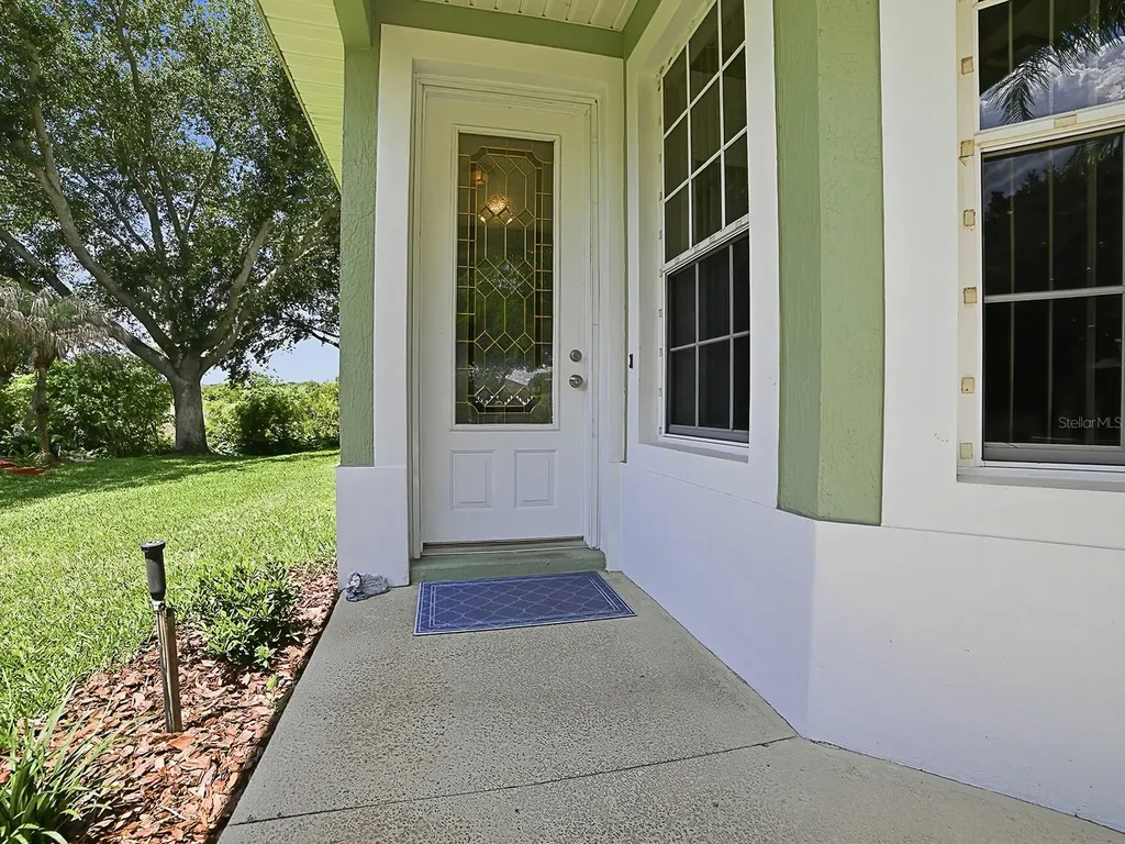 1431 Lake Villa Drive Tavares FL 32778